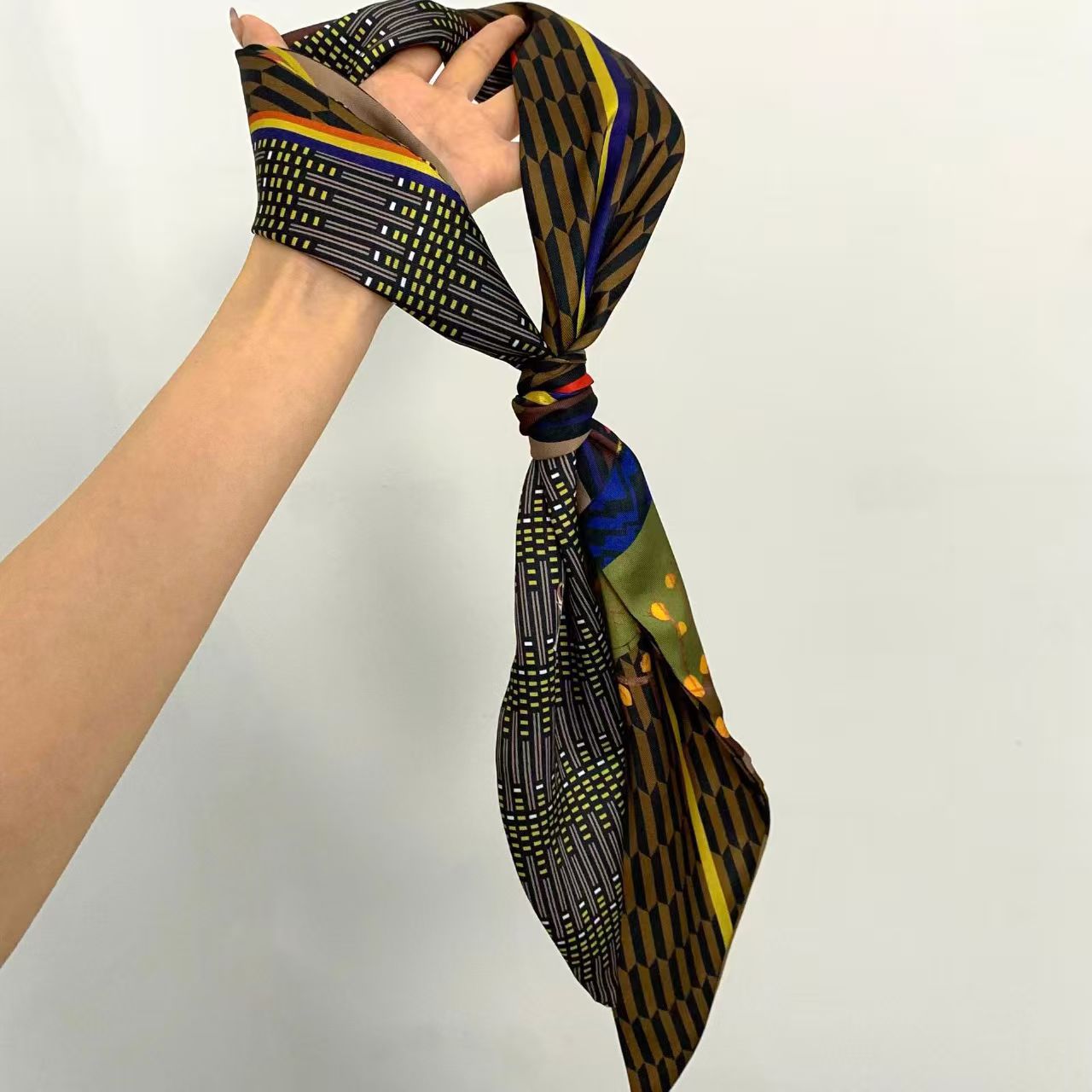 Foulard di lusso in seta satin - Women Fashion Necktie recensione e prezzo