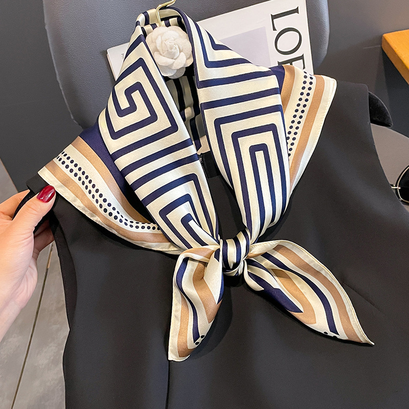 Marchio di lusso Fazzoletto da - Women Fashion Necktie recensione e prezzo
